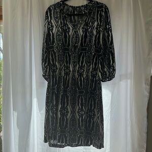 Elegant Navy and White Patterned Dress